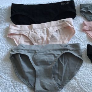 6 pairs of IZOD underwear size small NEVER worn
